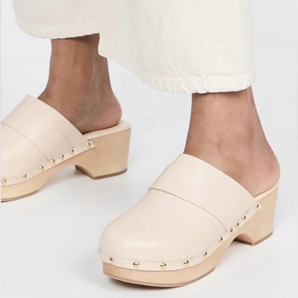 AEYDE NWT Sz 39 Bibi Clogs Cream Clogs with Gold Studs - Picture 2 of 13